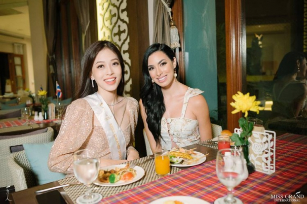 Á hậu Bùi Phương Nga đẹp rạng rỡ giữa dàn người đẹp dự thi Miss Grand International 2018