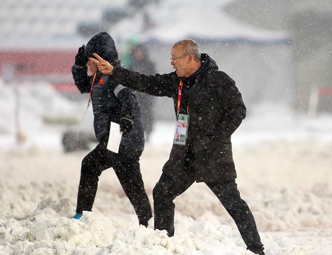 Thầy Park và canh bạc AFF Cup: Đàm phán hợp đồng với VFF!