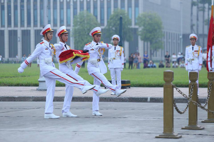 Xúc động lễ treo cờ rủ Quốc tang nguyên Tổng Bí thư Đỗ Mười