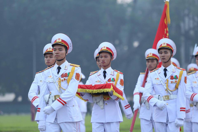 Xúc động lễ treo cờ rủ Quốc tang nguyên Tổng Bí thư Đỗ Mười