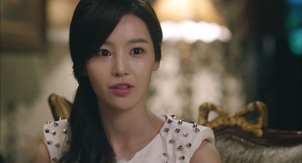 Mẹ chồng đòi 100 triệu tiền tổ chức hôn lễ, nàng dâu đáp một câu khiến cả nhà chồng im bặt vì xấu hổ