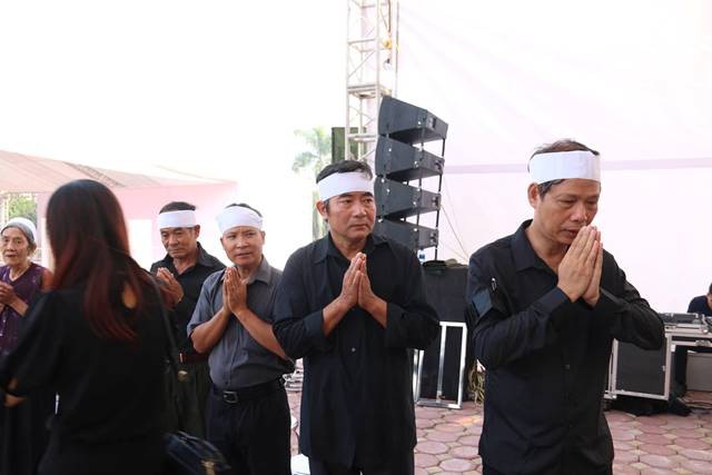 Những hình ảnh xúc động về lễ viếng nguyên Tổng Bí thư Đỗ Mười tại quê nhà