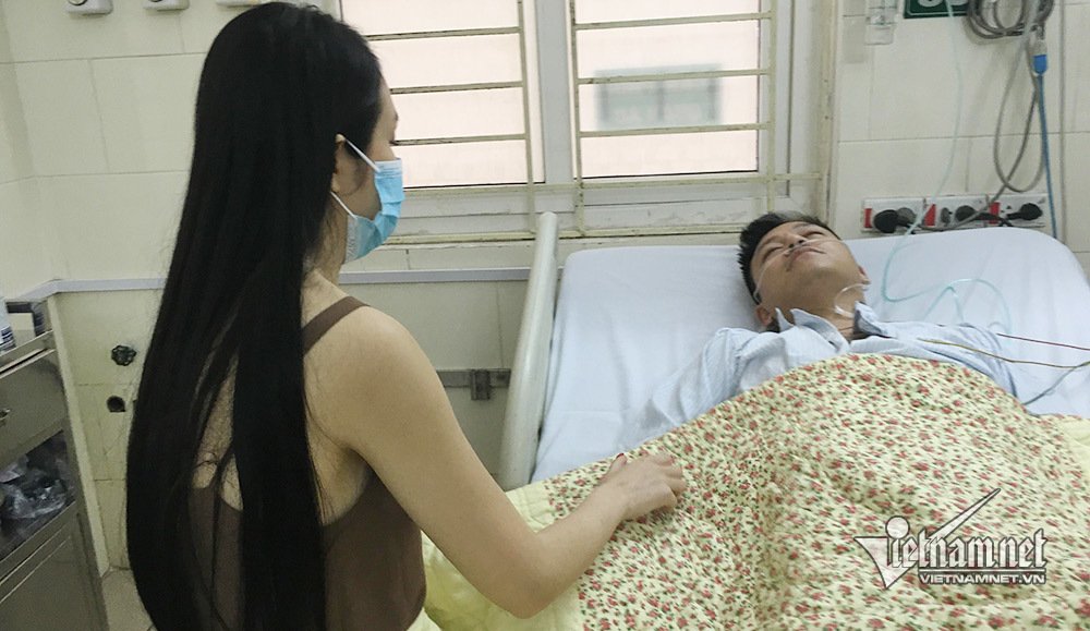 Tuấn Hưng nhập viện sau khi liveshow đột ngột bị hủy