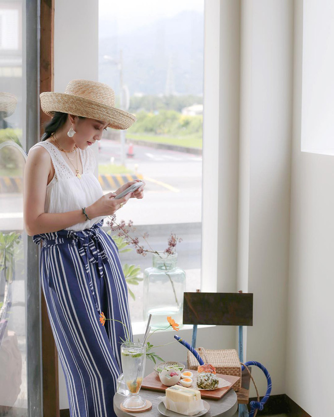 Vóc dáng thấp bé thì có sao, cô nàng này sẽ chỉ cho bạn cách mặc đẹp để được nhiều người ngưỡng mộ