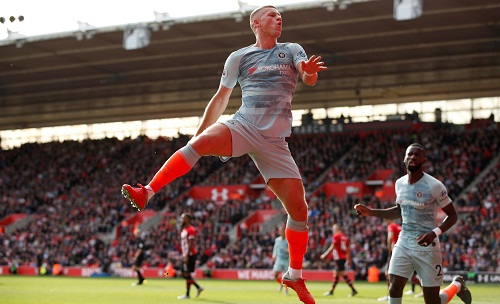 Hazard ghi bàn, Chelsea lên đầu bảng Ngoại hạng Anh