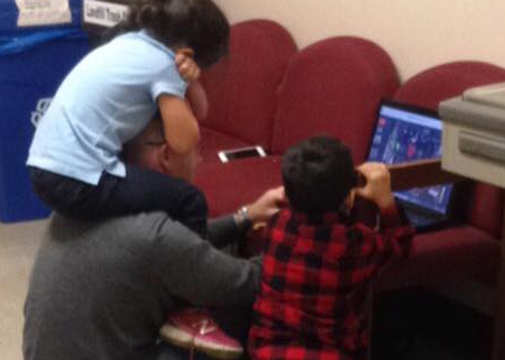 Chùm ảnh ấm áp tình người lay động hàng triệu trái tim