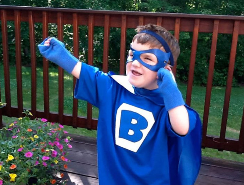 Chùm ảnh ấm áp tình người lay động hàng triệu trái tim