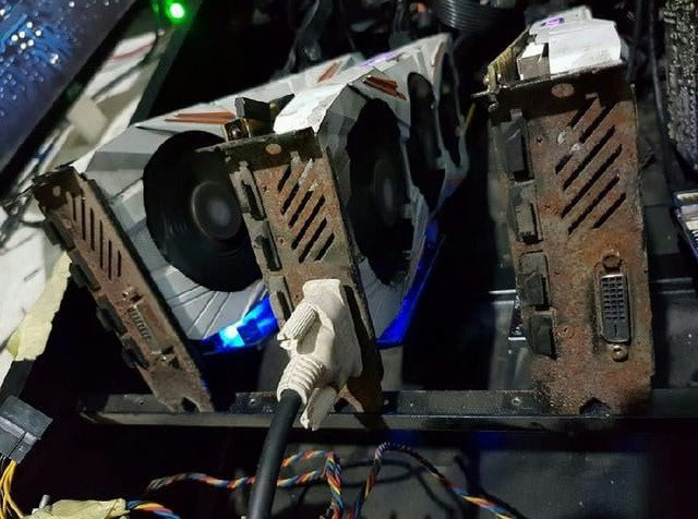 Sau cơn sốt đào coin, VGA trâu cày thanh lý ồ ạt tại VN