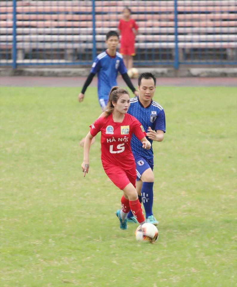 Fan bóng đá vào mà ngắm nữ cầu thủ 20 tuổi, sở hữu nhan sắc được so với hot girl