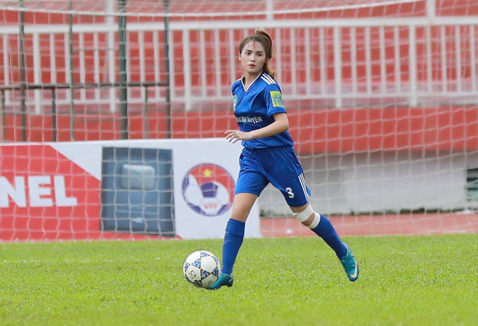 Fan bóng đá vào mà ngắm nữ cầu thủ 20 tuổi, sở hữu nhan sắc được so với hot girl
