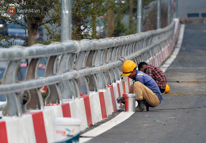 Video - Ảnh: Cận cảnh cầu vượt hơn 300 tỷ ở nút giao An Dương - Nghi Tàm trước ngày thông xe