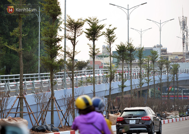 Video - Ảnh: Cận cảnh cầu vượt hơn 300 tỷ ở nút giao An Dương - Nghi Tàm trước ngày thông xe