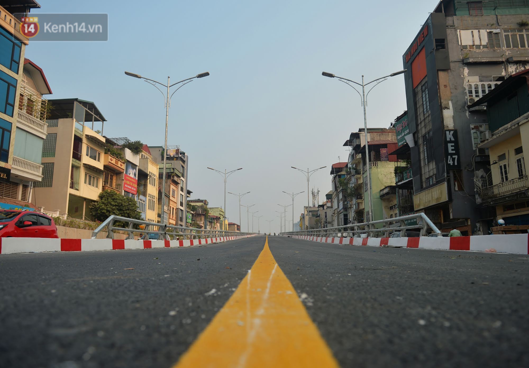 Video - Ảnh: Cận cảnh cầu vượt hơn 300 tỷ ở nút giao An Dương - Nghi Tàm trước ngày thông xe