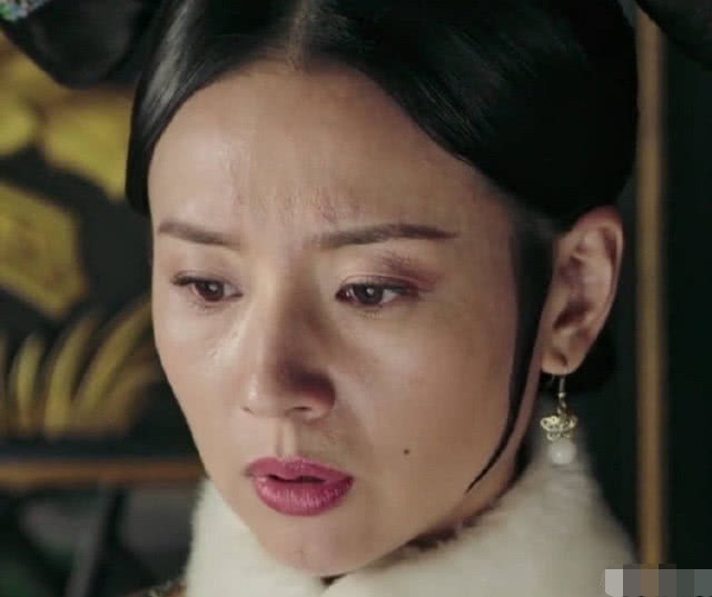 Choáng với nhan sắc thật sự của Hoàng hậu Đổng Khiết: Da chảy xệ, gương mặt toàn nếp nhăn