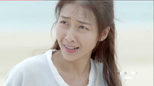 Hậu Duệ Mặt Trời bản Việt: Hết diễn đơ, Khả Ngân lại khiến khán giả bật cười với biểu cảm khó đỡ Hậu Duệ Mặt Trời bản Việt: Hết diễn đơ, Khả Ngân lại khiến khán giả bật cười với biểu cảm khó đỡ