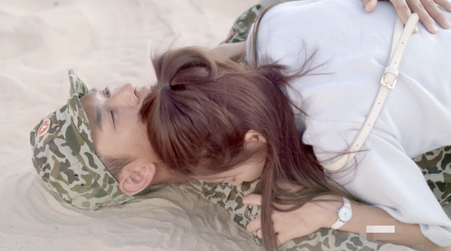 Hậu Duệ Mặt Trời bản Việt: Hết diễn đơ, Khả Ngân lại khiến khán giả bật cười với biểu cảm khó đỡ Hậu Duệ Mặt Trời bản Việt: Hết diễn đơ, Khả Ngân lại khiến khán giả bật cười với biểu cảm khó đỡ