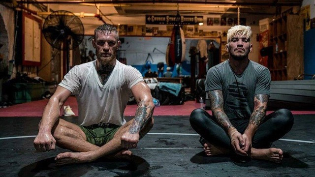 Chủ tịch UFC tuyên bố bỏ tù 3 người đội Khabib vì đánh lén McGregor