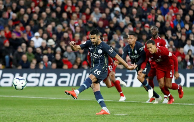 Mahrez đá hỏng 11m, Liverpool hòa hú vía Man City