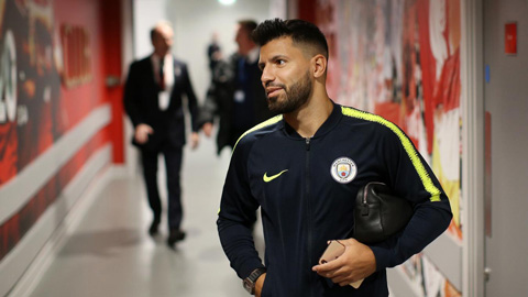 Mahrez đá hỏng 11m, Liverpool hòa hú vía Man City