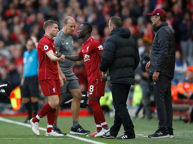 Mahrez đá hỏng 11m, Liverpool hòa hú vía Man City