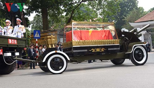 Toàn cảnh lễ truy điệu và an táng nguyên Tổng Bí thư Đỗ Mười