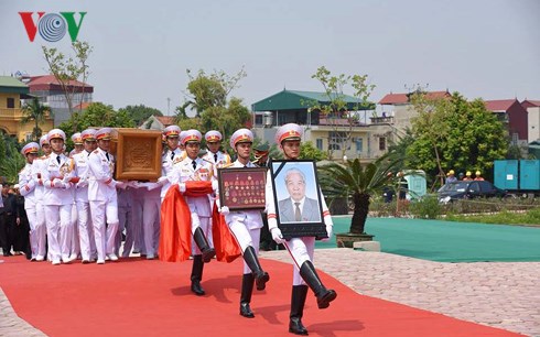 Toàn cảnh lễ truy điệu và an táng nguyên Tổng Bí thư Đỗ Mười