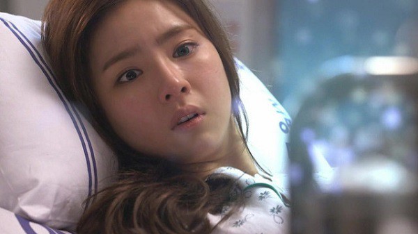 Mẹ chồng lớn tiếng dọa nạt con dâu vừa sinh ngay giữa phòng bệnh, cô đáp lại một lời nhẹ nhàng mà nặng nghìn cân