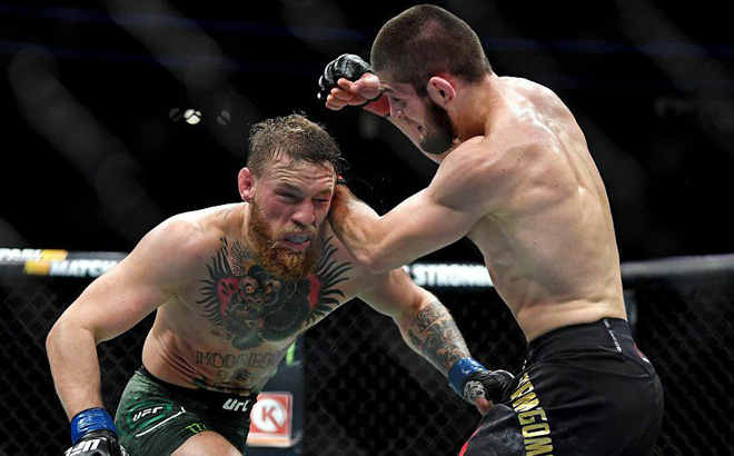 Sau khi đánh tơi tả Conor McGregor, võ sĩ Nga bất ngờ bị cha trừng phạt