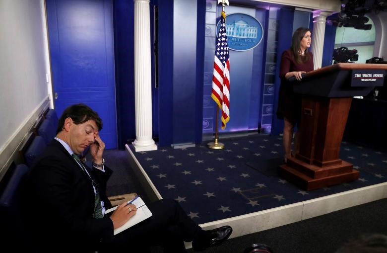 Ảnh ấn tượng trong tuần: Động đất sóng thần kép ở Indonesia và chuyến thăm Châu Phi của bà Melania Trump