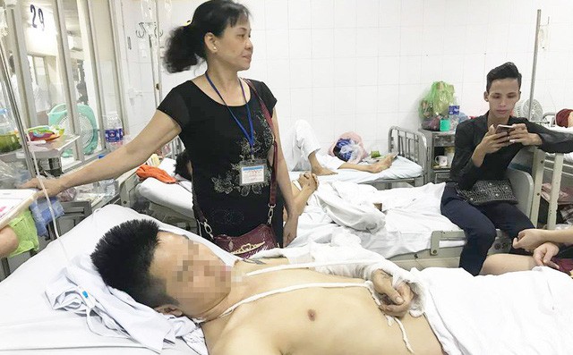 Bố mẹ của nam thanh niên bị truy sát phải cưa chân: Bọn côn đồ chúng dã man quá