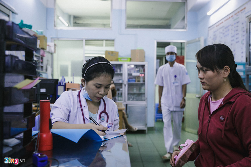 Bệnh viện nhi đồng ở Sài Gòn vỡ trận vì dịch chồng dịch Bệnh viện nhi đồng ở Sài Gòn vỡ trận vì dịch chồng dịch