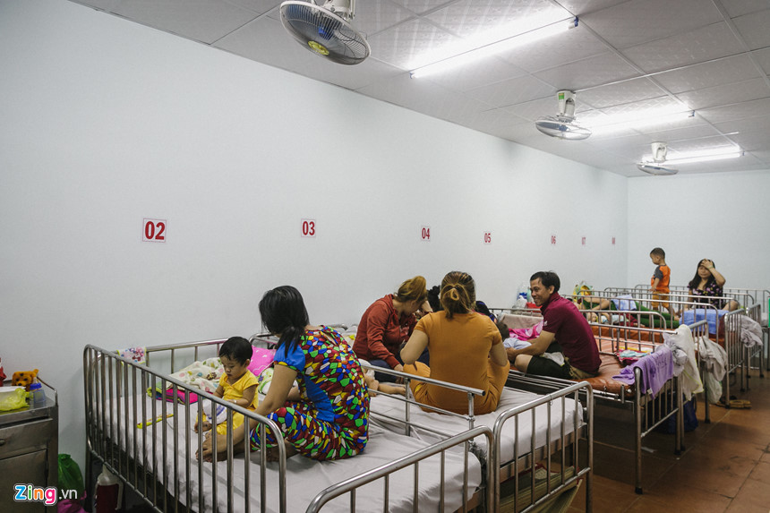 Bệnh viện nhi đồng ở Sài Gòn vỡ trận vì dịch chồng dịch Bệnh viện nhi đồng ở Sài Gòn vỡ trận vì dịch chồng dịch