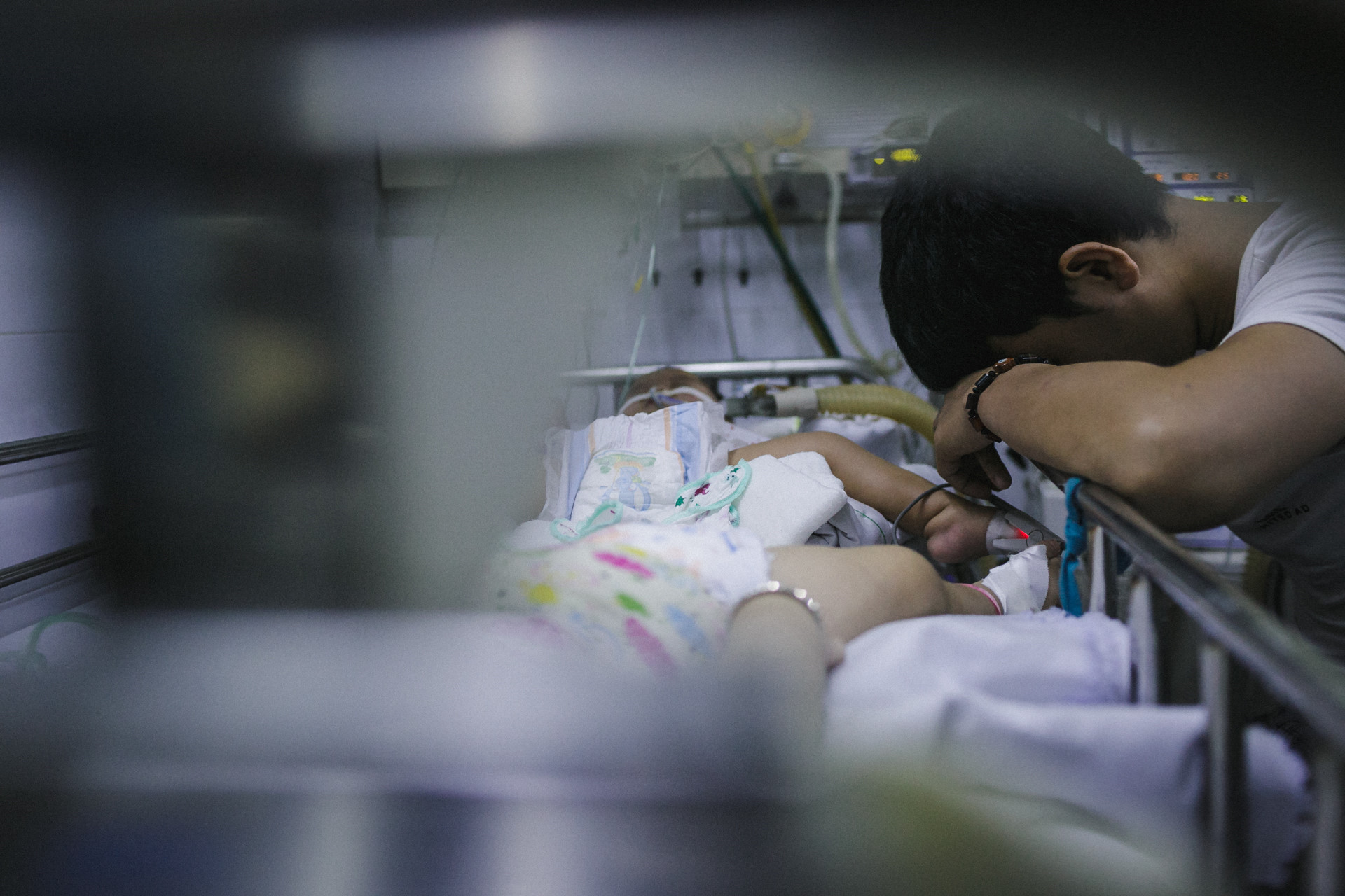 Bệnh viện nhi đồng ở Sài Gòn vỡ trận vì dịch chồng dịch Bệnh viện nhi đồng ở Sài Gòn vỡ trận vì dịch chồng dịch