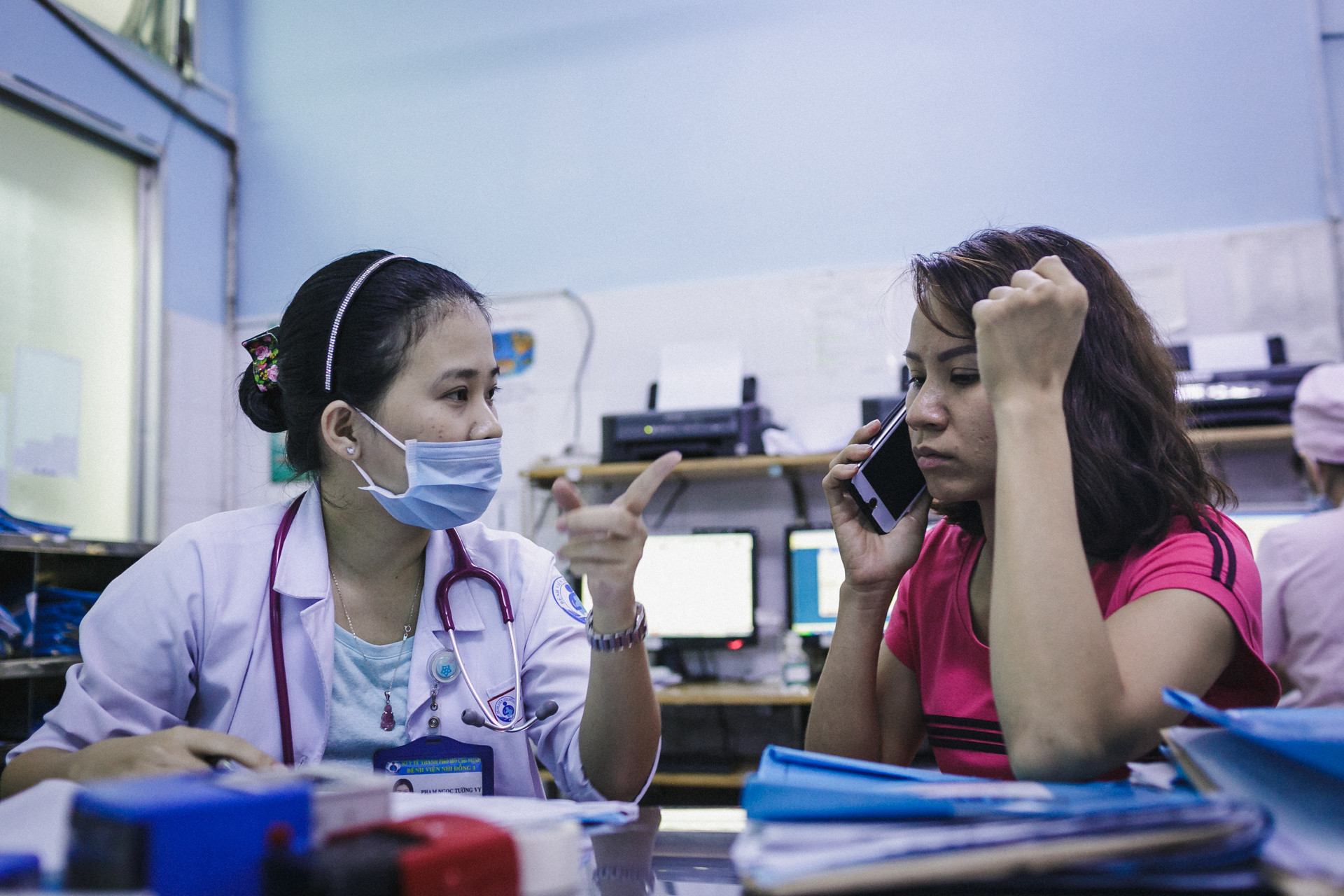 Bệnh viện nhi đồng ở Sài Gòn vỡ trận vì dịch chồng dịch