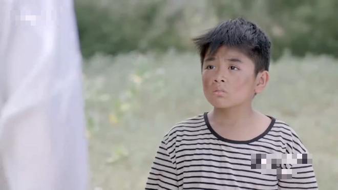 Hậu duệ mặt trời tập 9-10: Duy Kiên cãi cấp trên bị bắt giam, Hoài Phương xót xa mang mì tôm đến cứu đói Hậu duệ mặt trời tập 9-10: Duy Kiên cãi cấp trên bị bắt giam, Hoài Phương xót xa mang mì tôm đến cứu đói