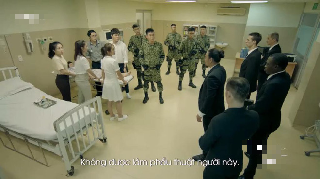 Hậu duệ mặt trời tập 9-10: Duy Kiên cãi cấp trên bị bắt giam, Hoài Phương xót xa mang mì tôm đến cứu đói Hậu duệ mặt trời tập 9-10: Duy Kiên cãi cấp trên bị bắt giam, Hoài Phương xót xa mang mì tôm đến cứu đói