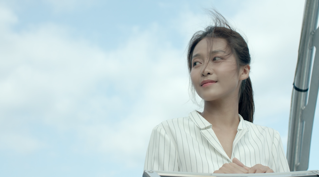 Hậu Duệ Mặt Trời bản Việt: Biến tàu đắm hoành tráng thành cầu tre xệp xệ khiến khán giả bật cười