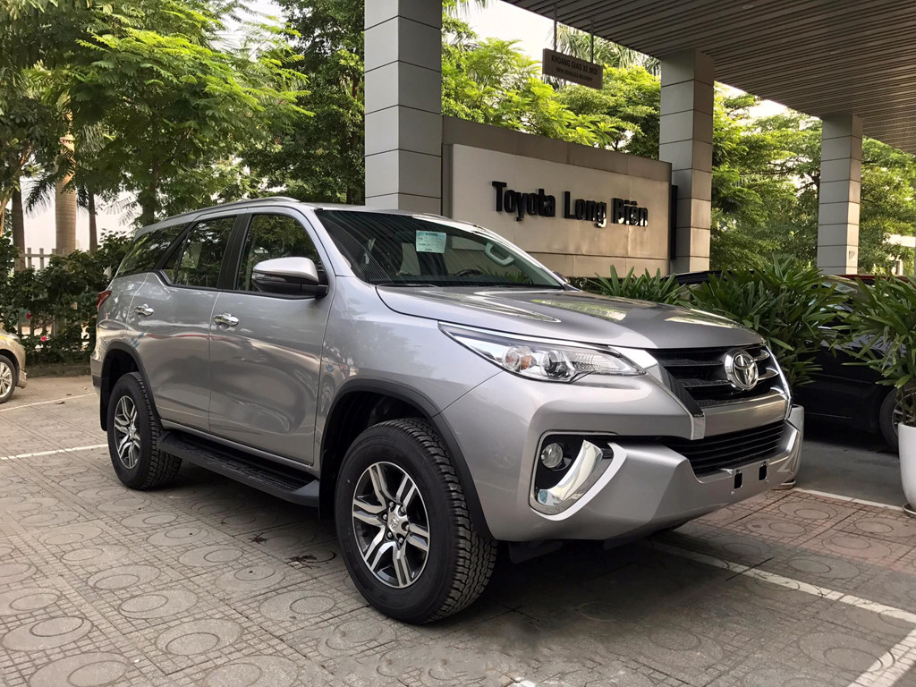 6 mẫu xe nhập khẩu bán bia kèm lạc tại Việt Nam