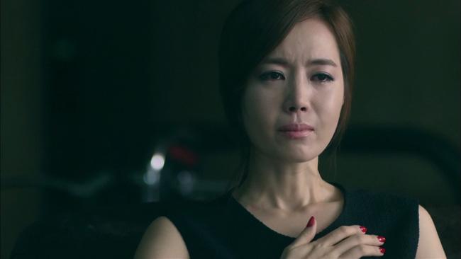 Nghi chồng có bồ vì chiếc dây chuyền lạ trong ví, vợ bật khóc khi biết sự thật phía sau