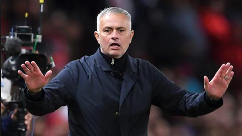 M.U cấm cửa nhà báo đưa tin Mourinho bị sa thải M.U cấm cửa nhà báo đưa tin Mourinho bị sa thải
