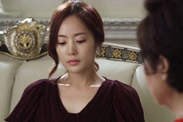 Quỳ gối xin mẹ chồng trả 50 triệu tiền hồi môn không được, con dâu đáp trả thế này khiến nhà chồng mắt tròn mắt dẹt