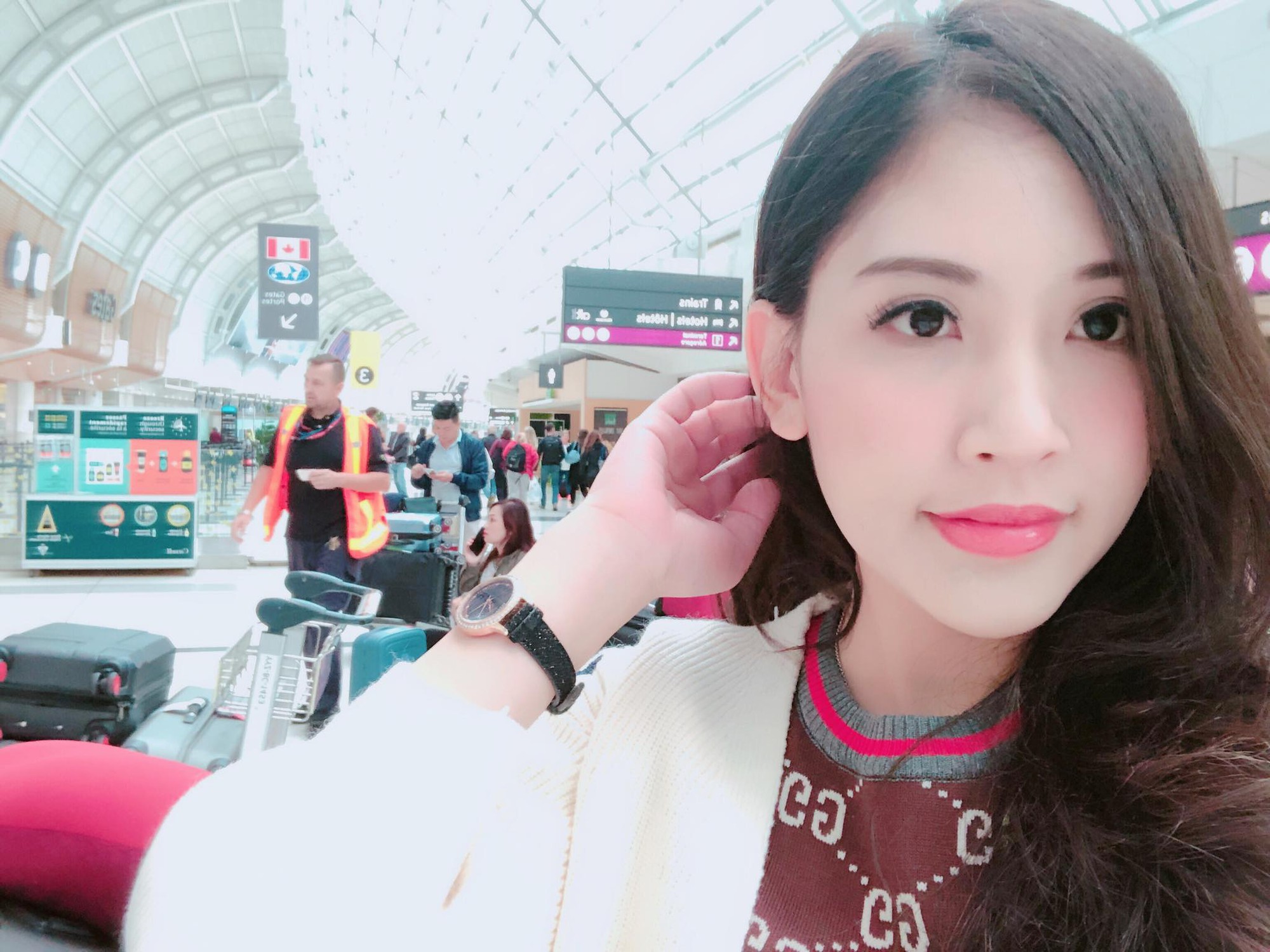 Lộ diện cô em họ tài năng, xinh đẹp của Hoa hậu con nhà giàu Jolie Nguyễn