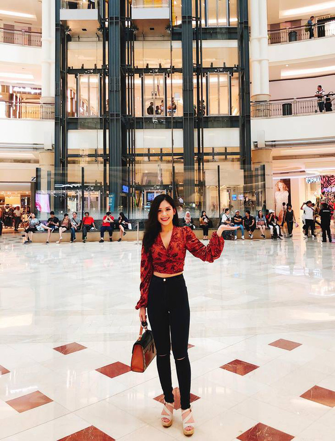 Lộ diện cô em họ tài năng, xinh đẹp của Hoa hậu con nhà giàu Jolie Nguyễn