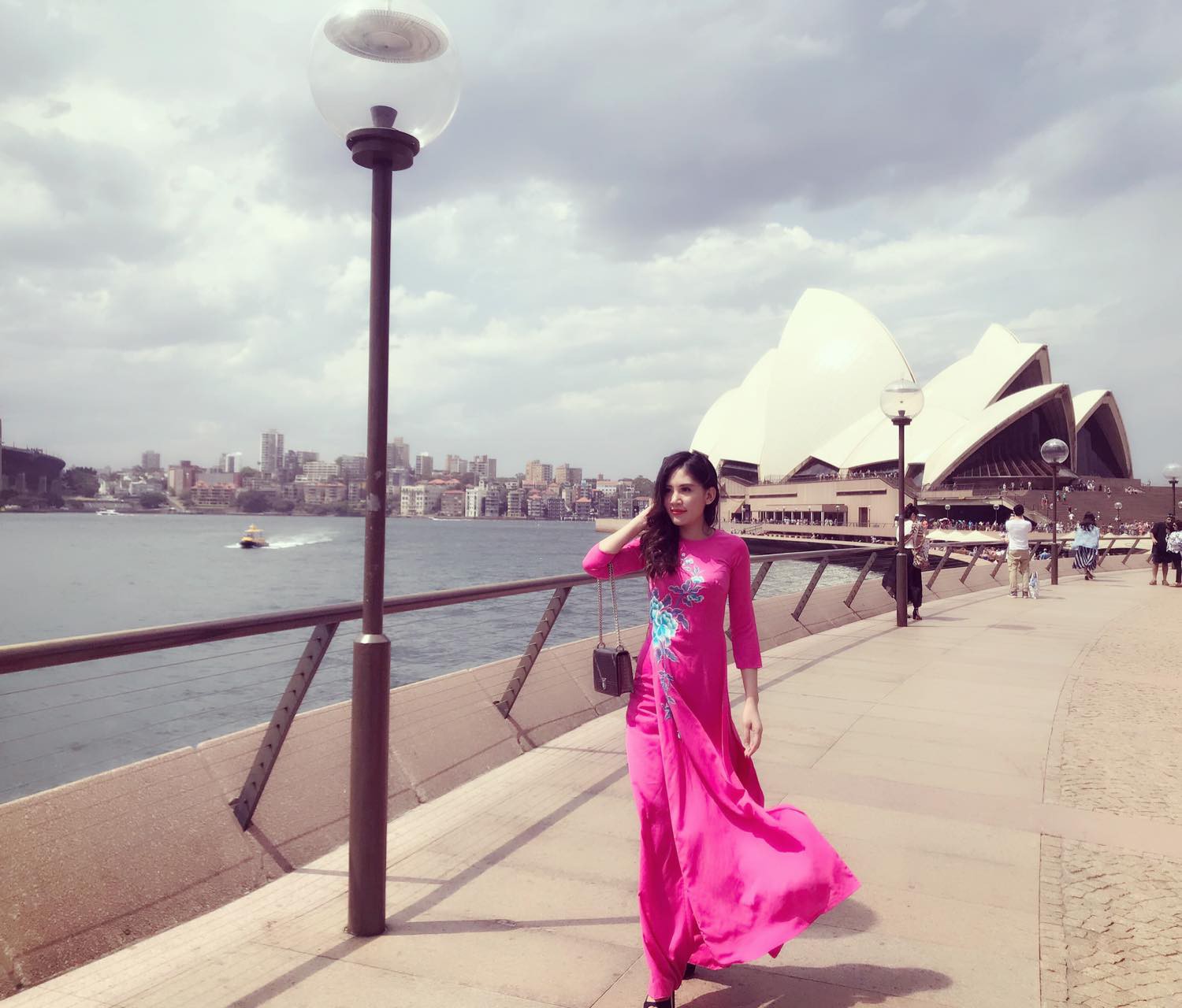 Lộ diện cô em họ tài năng, xinh đẹp của Hoa hậu con nhà giàu Jolie Nguyễn