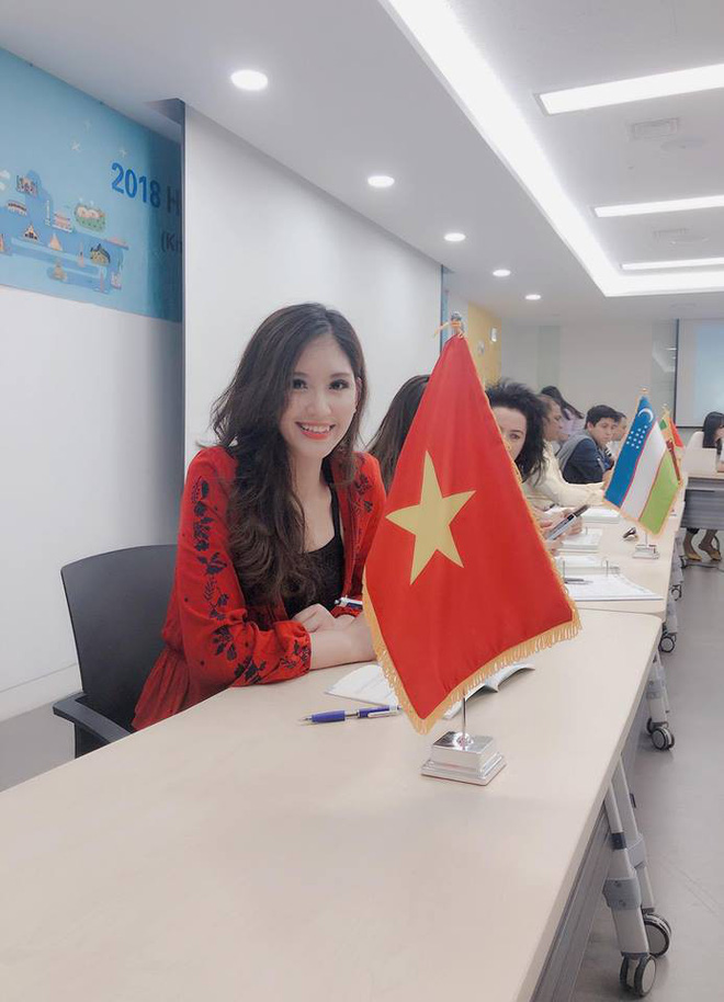 Lộ diện cô em họ tài năng, xinh đẹp của Hoa hậu con nhà giàu Jolie Nguyễn