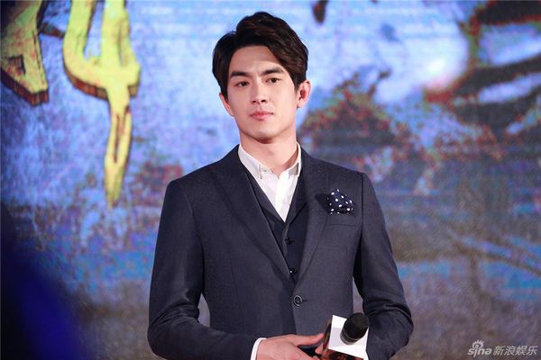 Vừa chia tay vì bạn gái giục cưới, Lâm Canh Tân đã vội vã hẹn hò với hot girl 20 tuổi?