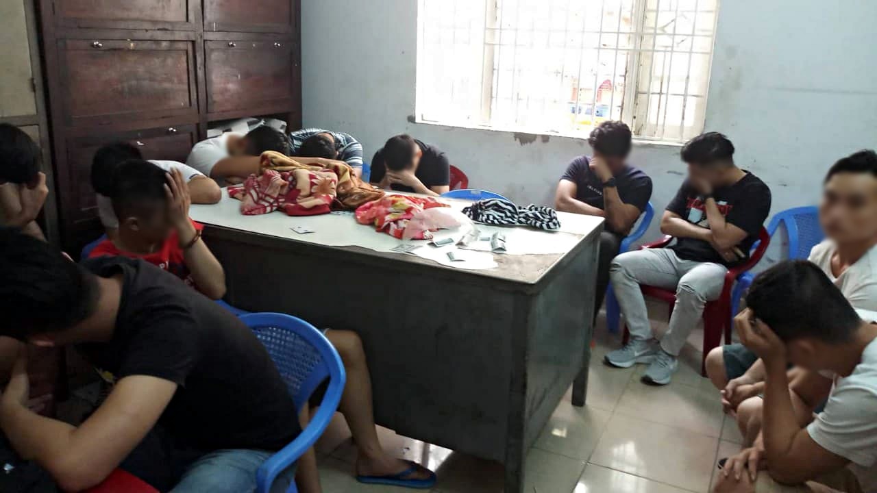 Sau tiệc sinh nhật, 25 nam nữ thanh niên phê ma tuý tại một quán karaoke ở Đà Nẵng