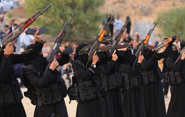 Chiêm ngưỡng vẻ đẹp bí ẩn, mạnh mẽ của các nữ du kích Palestine