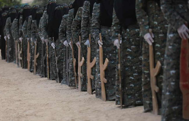 Chiêm ngưỡng vẻ đẹp bí ẩn, mạnh mẽ của các nữ du kích Palestine