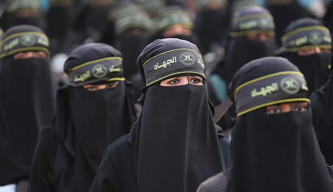 Chiêm ngưỡng vẻ đẹp bí ẩn, mạnh mẽ của các nữ du kích Palestine